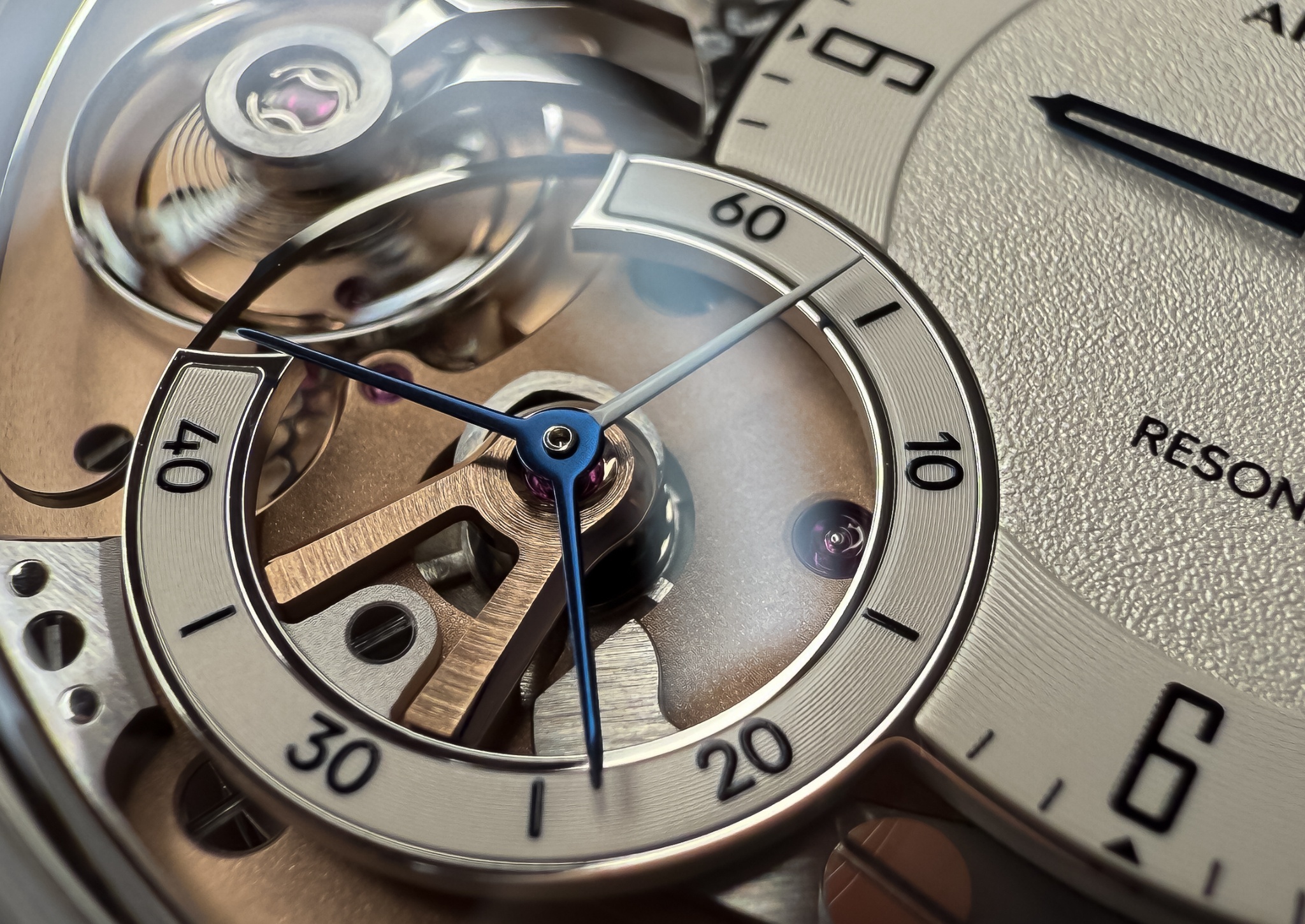 Watch by AHCI and independent haute horlogerie, Armin Strom Resonance