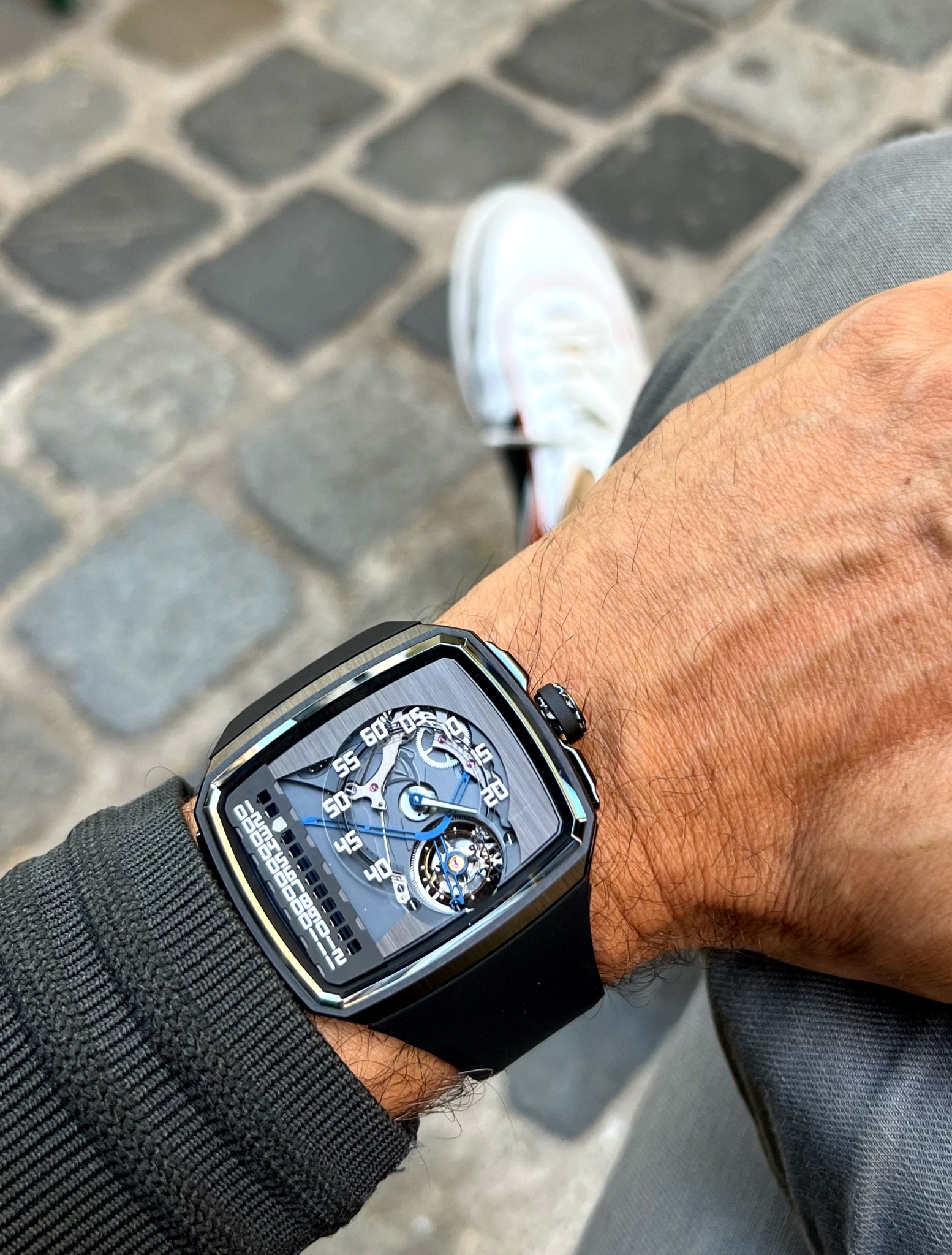 Watch by AHCI and independent haute horlogerie, Moser, Hautlence
