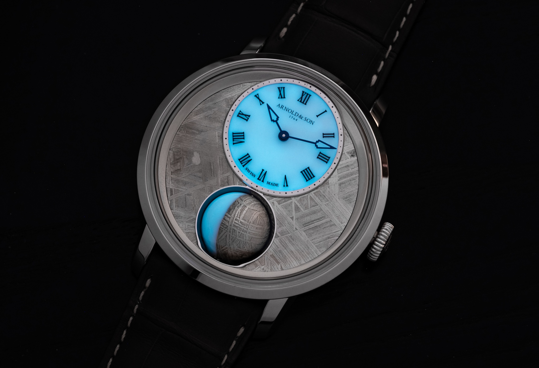 Watch by AHCI and independent haute horlogerie, Arnold & Son, Luna Magna