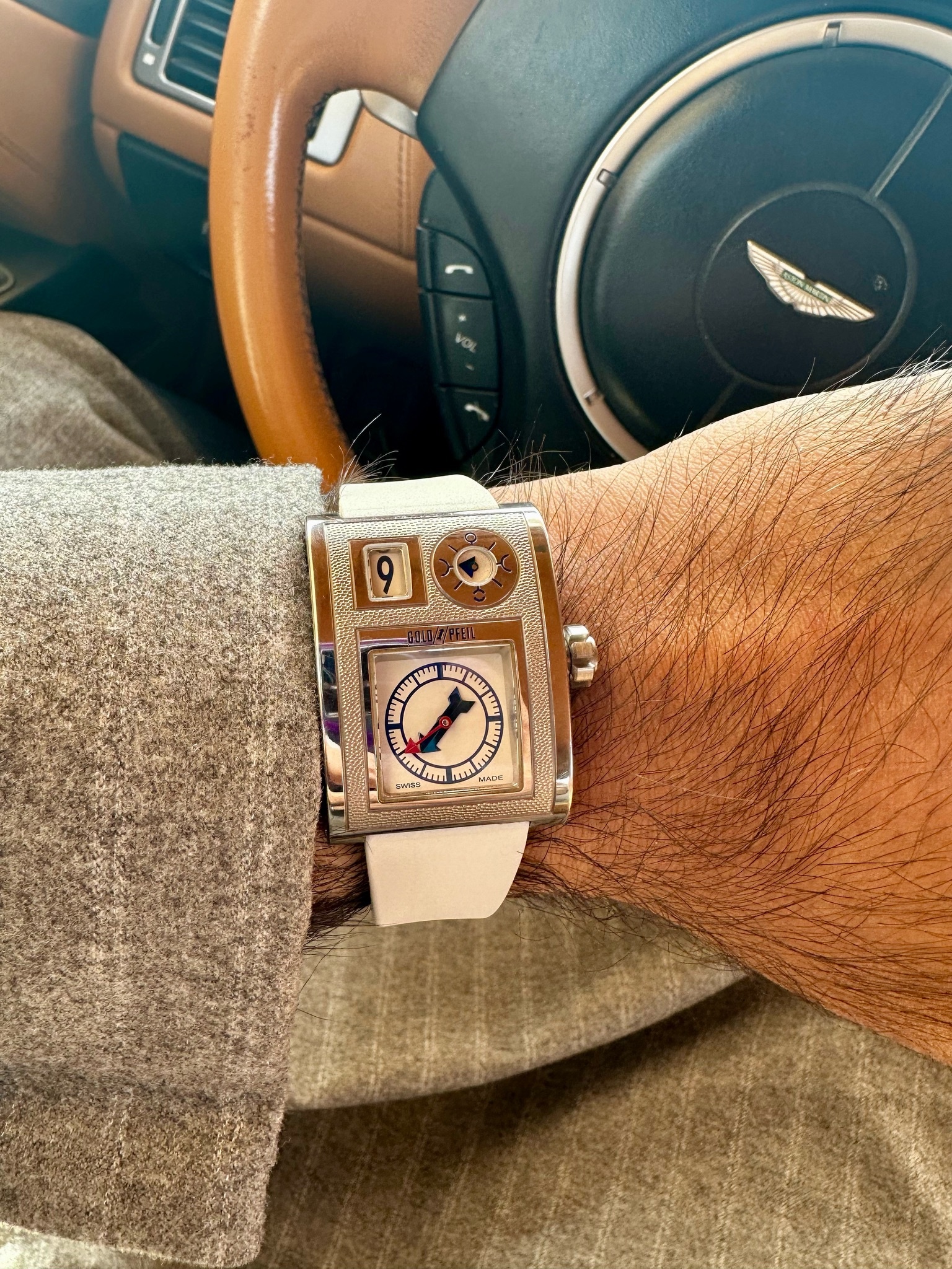 Watch by AHCI and independent haute horlogerie, Vianney Halter, Goldpfeil, VH5