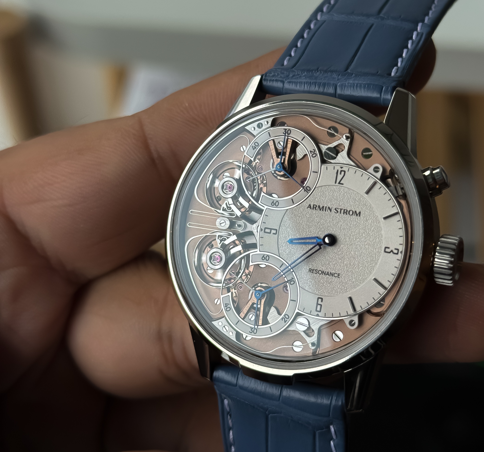 Watch by AHCI and independent haute horlogerie, Armin Strom Resonance