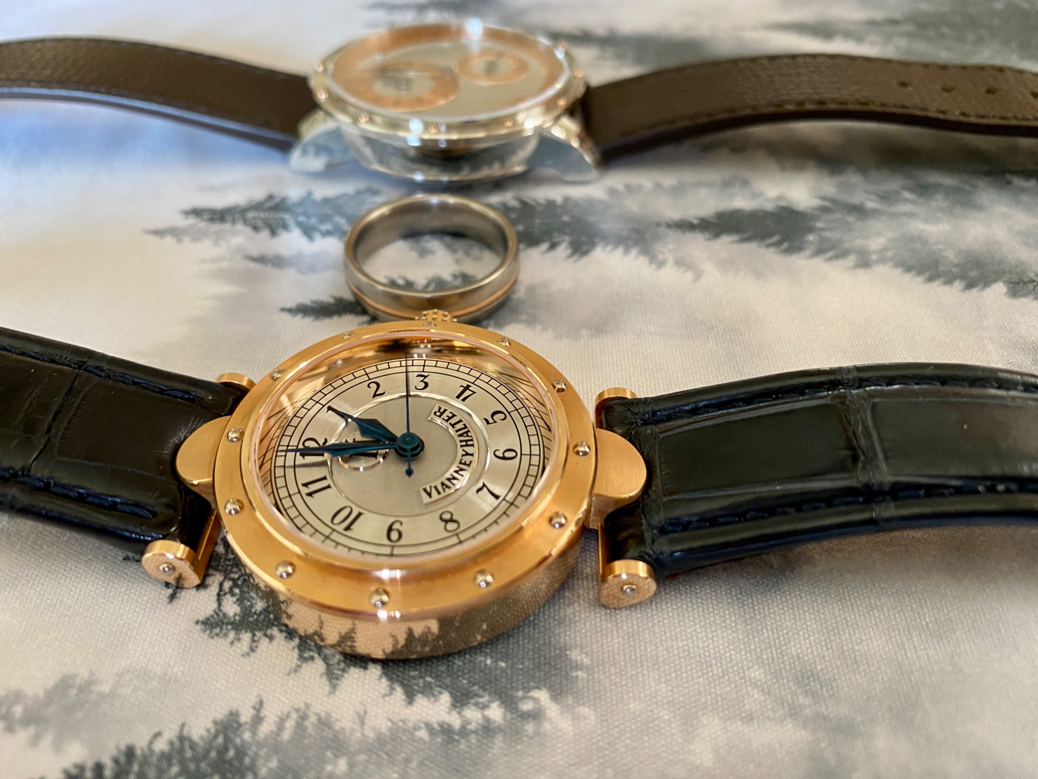 Watch by AHCI and independent haute horlogerie, Vianney Halter, Louis Erard, Le Régulateur