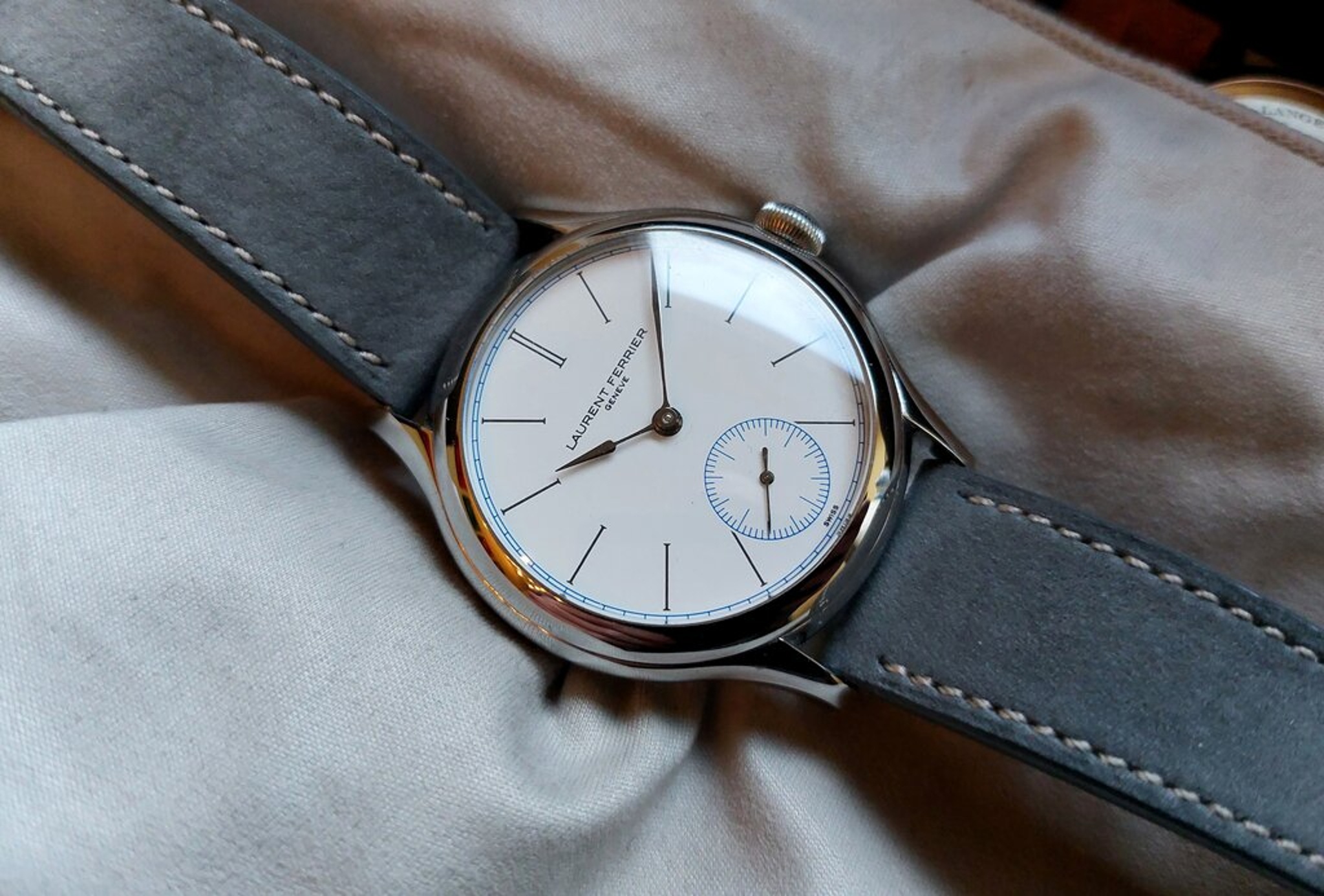 Watch by AHCI and independent haute horlogerie, Laurent Ferrier, Classic Micro Rotor