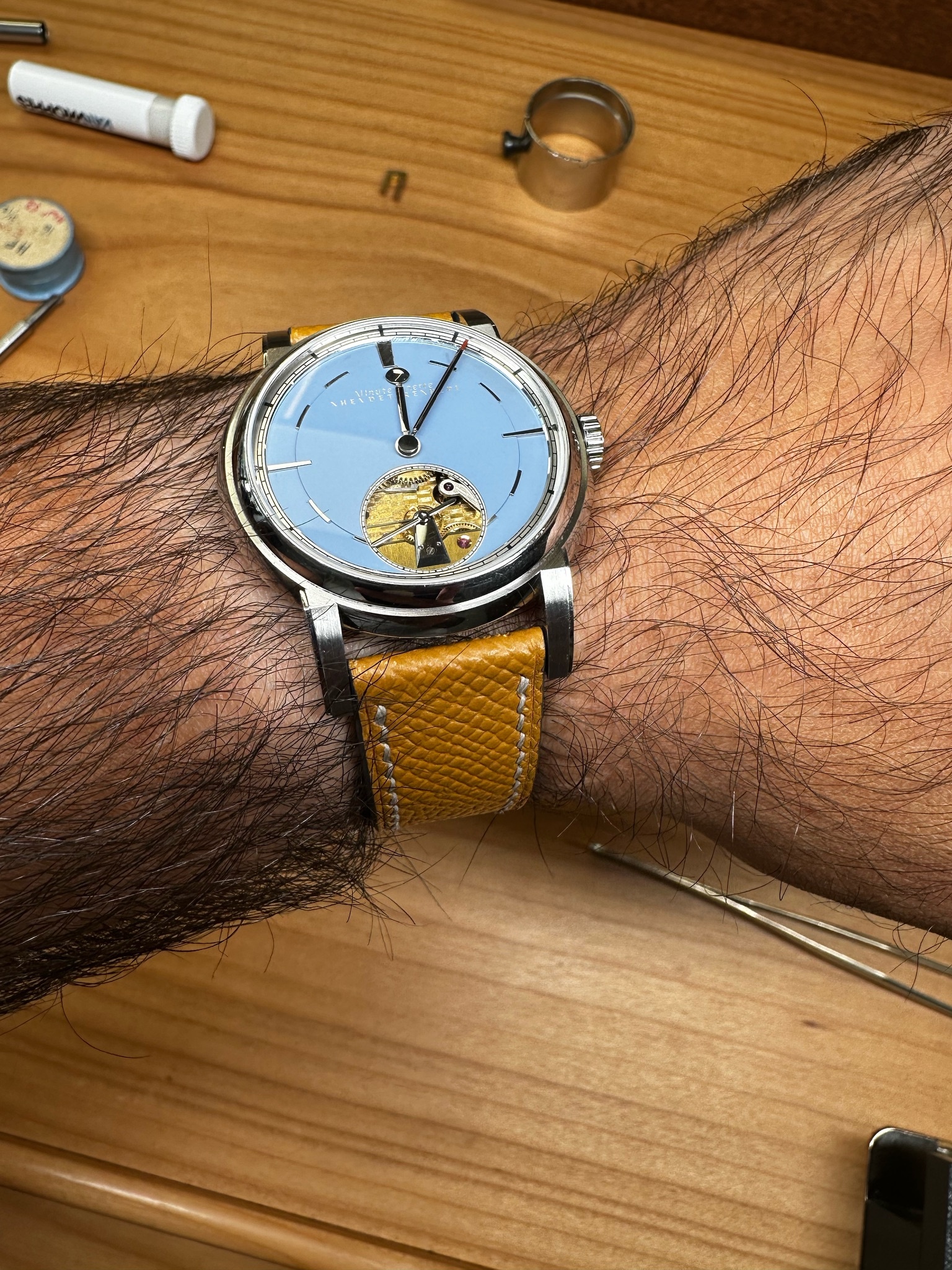 Watch by AHCI and independent haute horlogerie, Akrivia, Minute Inerte