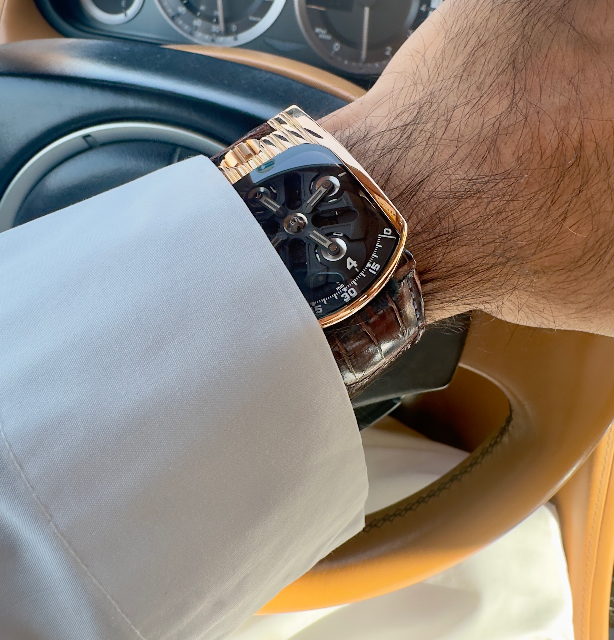 Watch by AHCI and independent haute horlogerie, Urwerk, UR-Satellite, UR-103