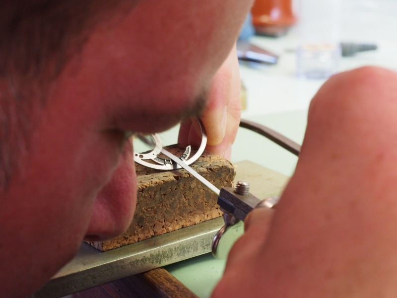 Grinding the Bevels with Hacksaw