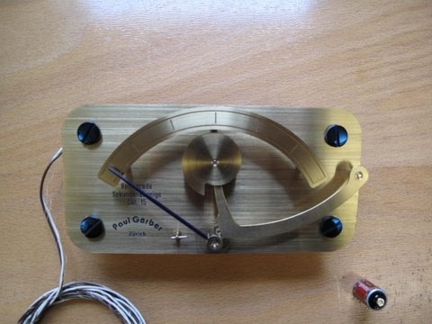 And here is a large scale proof of concept for the retrograde second hand - great fun to see it working at this scale! Is this Paul's only battery powered work?