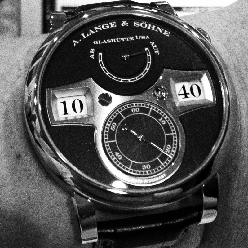 white gold zeitwerk front