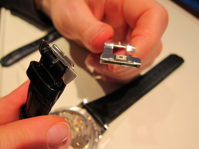 Joanna demonstrating the easy removal buckle set-up of the 31 days