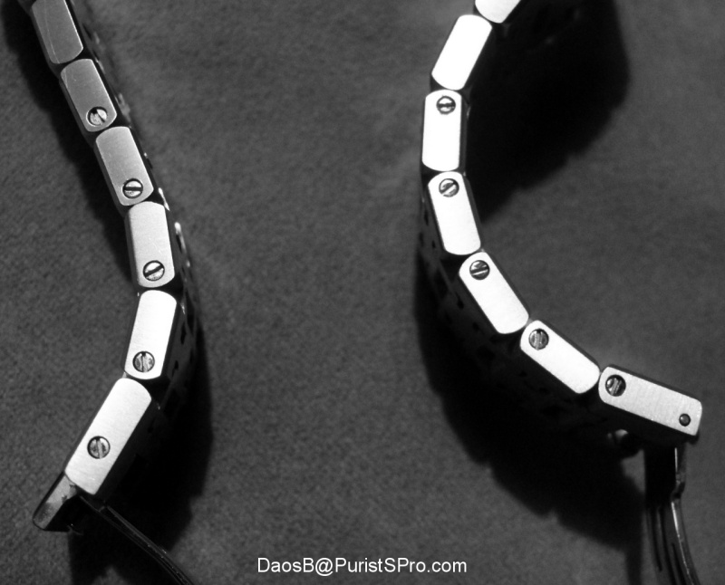 This is the original bracelet on an AP RO 15300 plus 1 extra link.