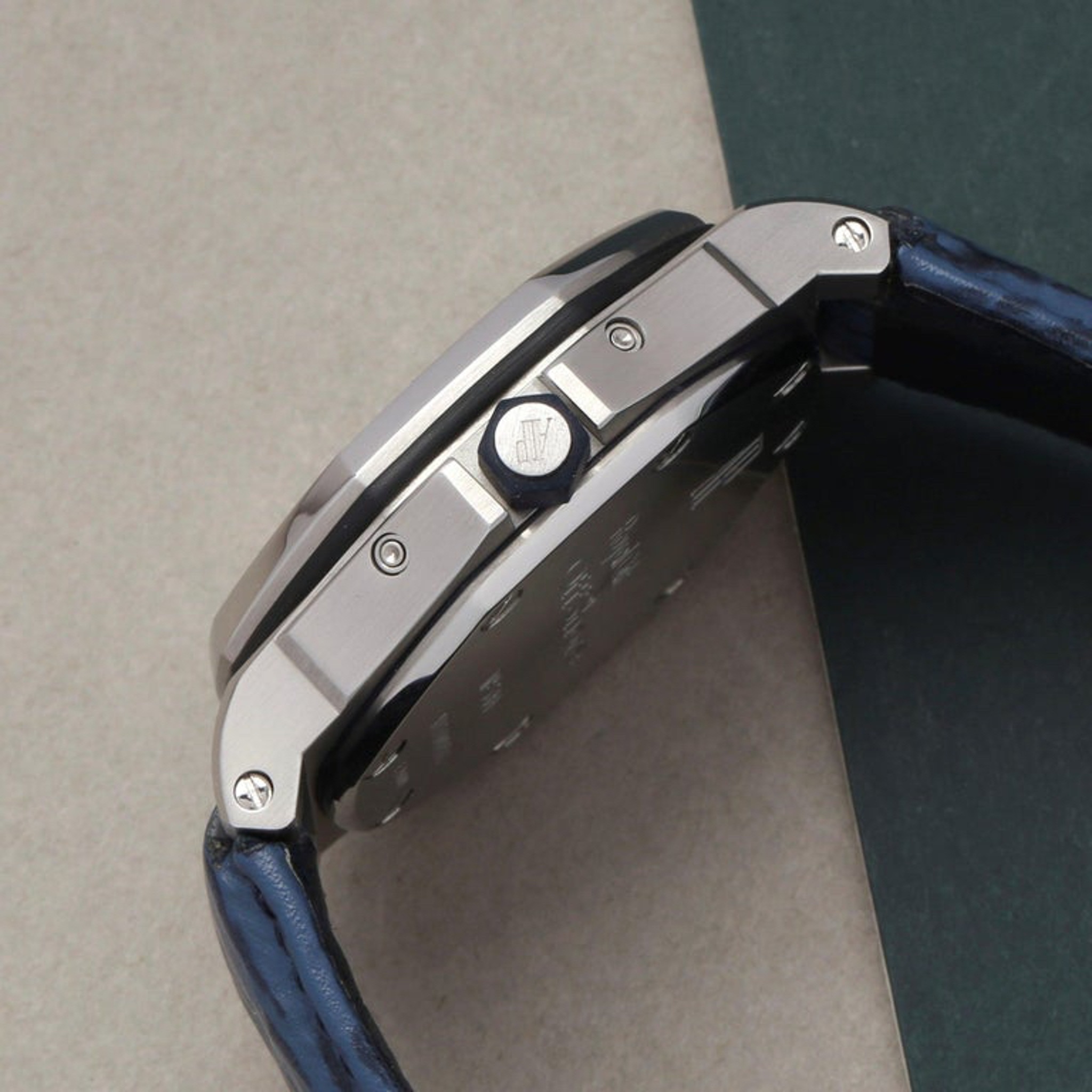 Watch by Audemars Piguet, Royal Oak Offshore