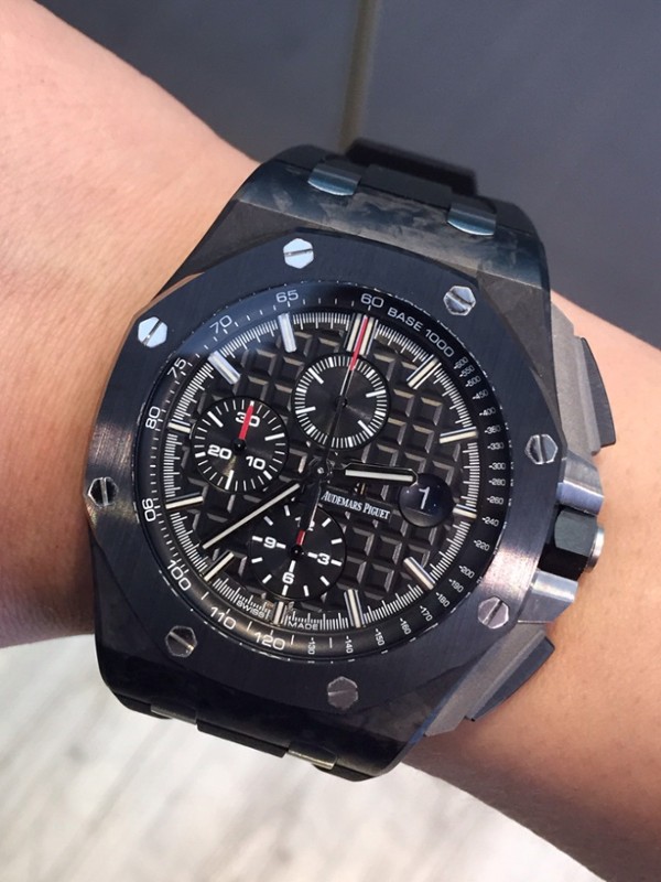 & the lovely 26400 ROO in 44mm. I really want one<img src=