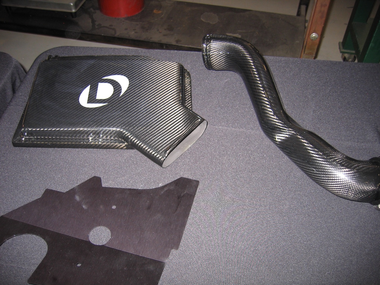 Air boxes in carbon fiber.