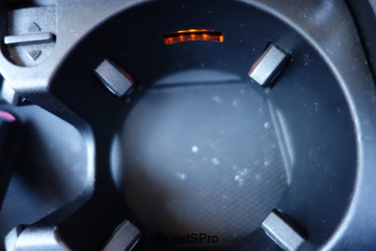 The cupholders have night time mood lighting.