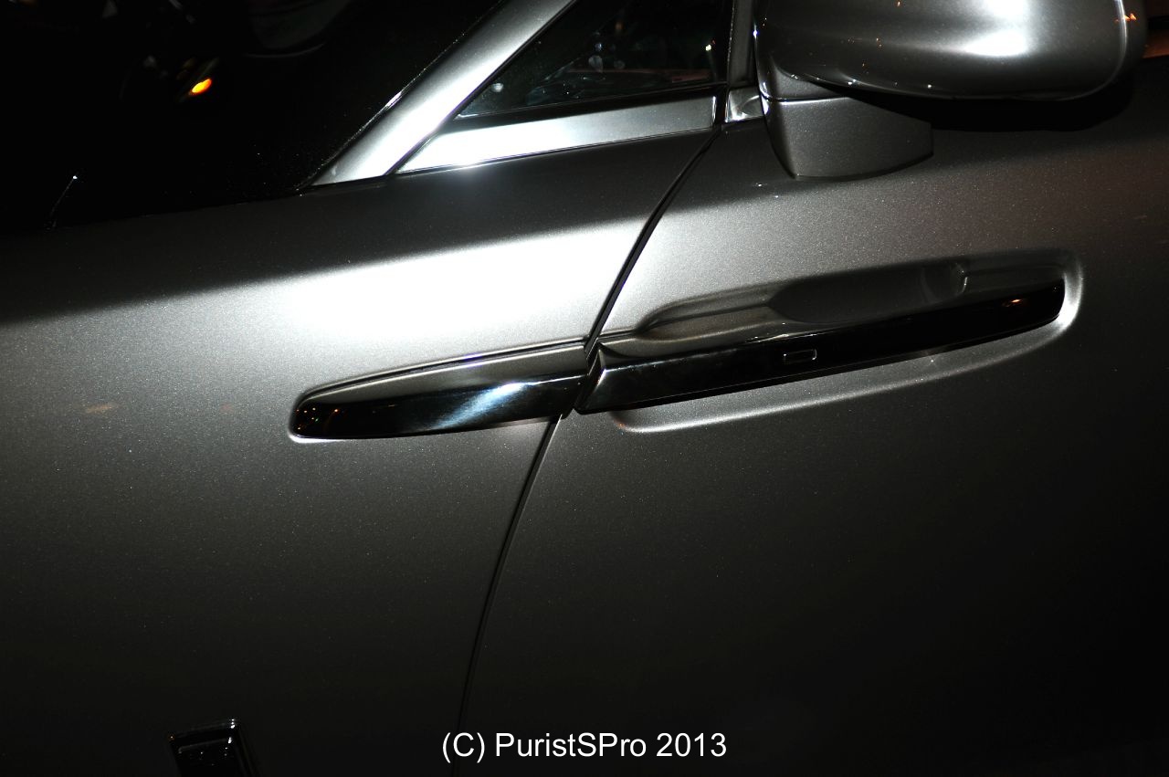 The door handle flows starting from the front fender...