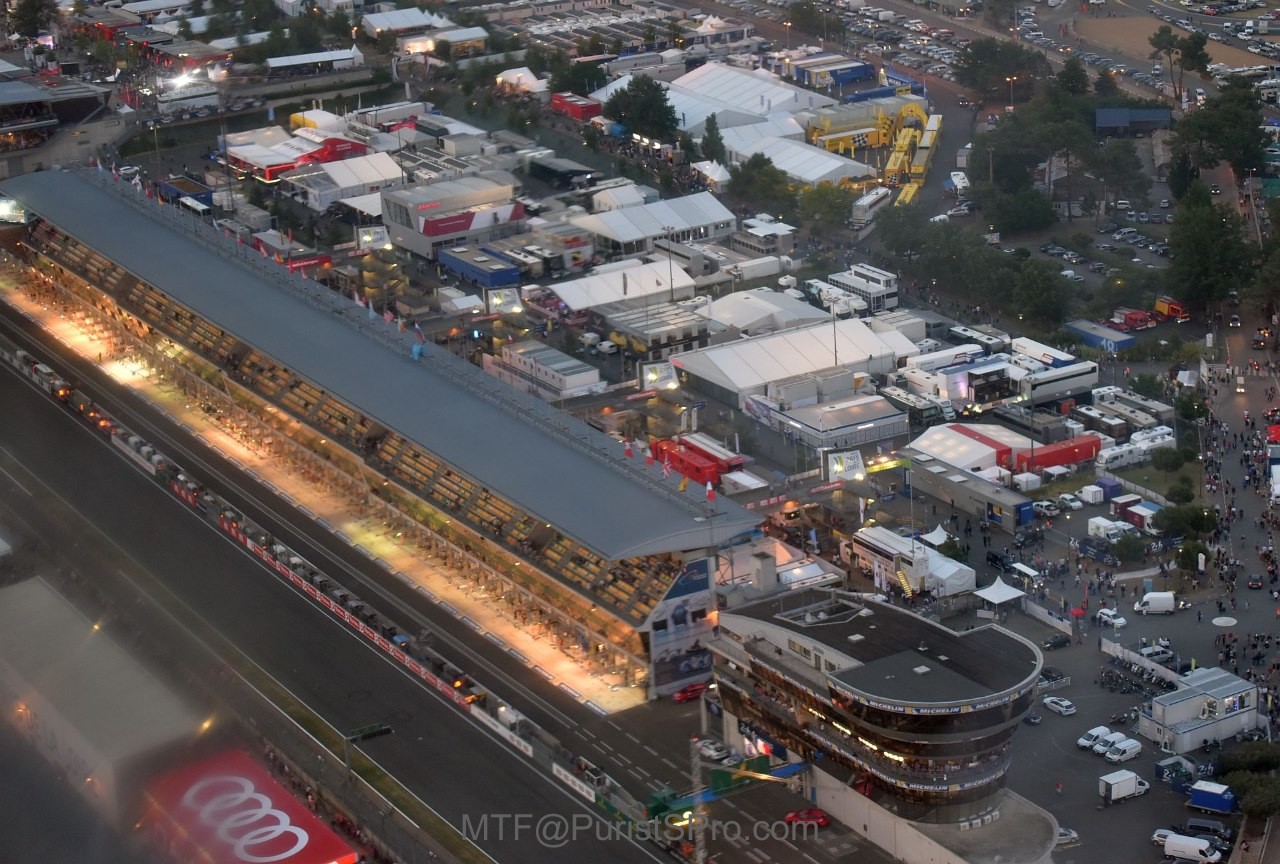 Circuit de la Sarthe Pit Lane and Grandstand