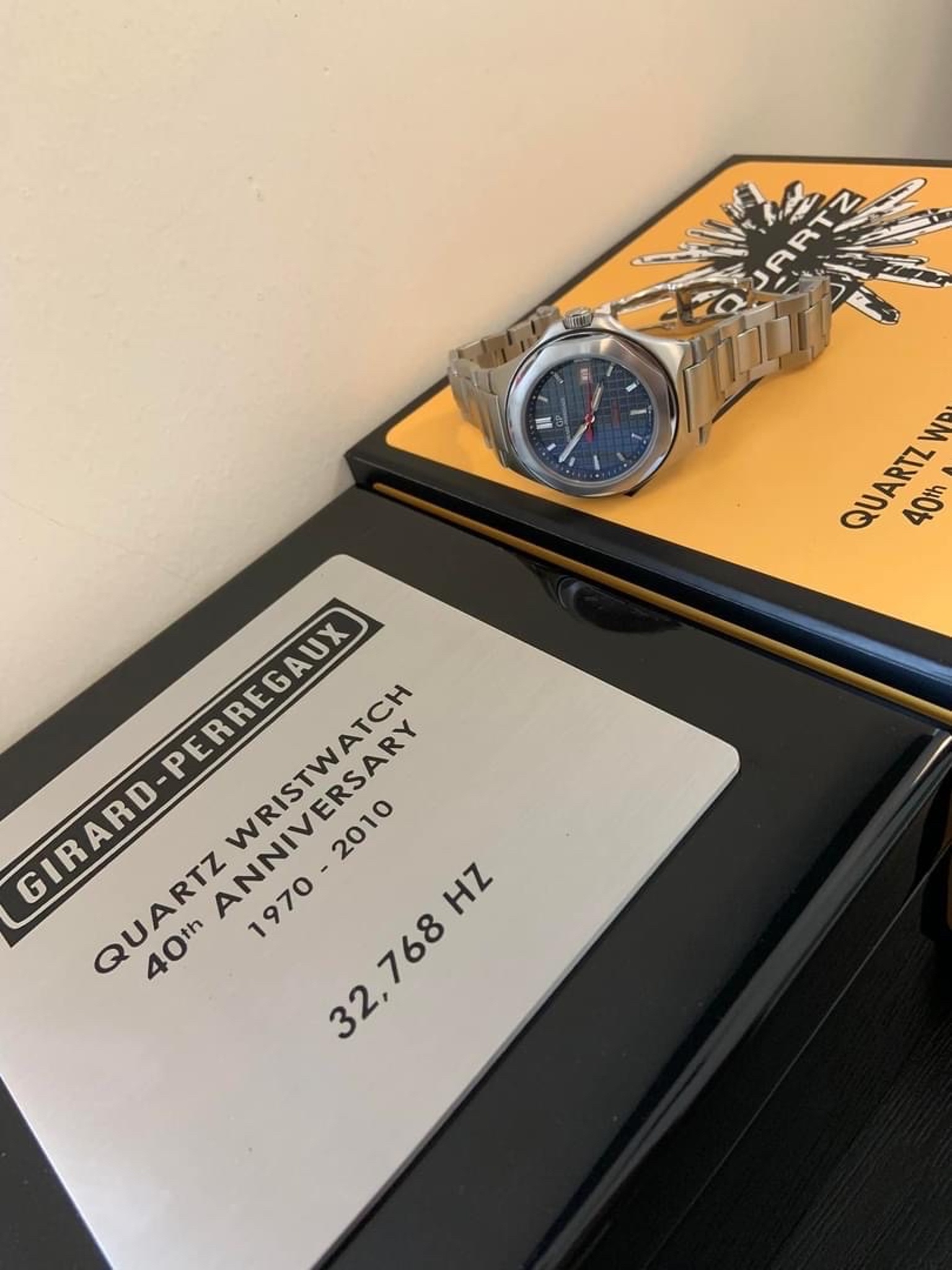 Watch by Girard Perregaux, Laureato, 80188