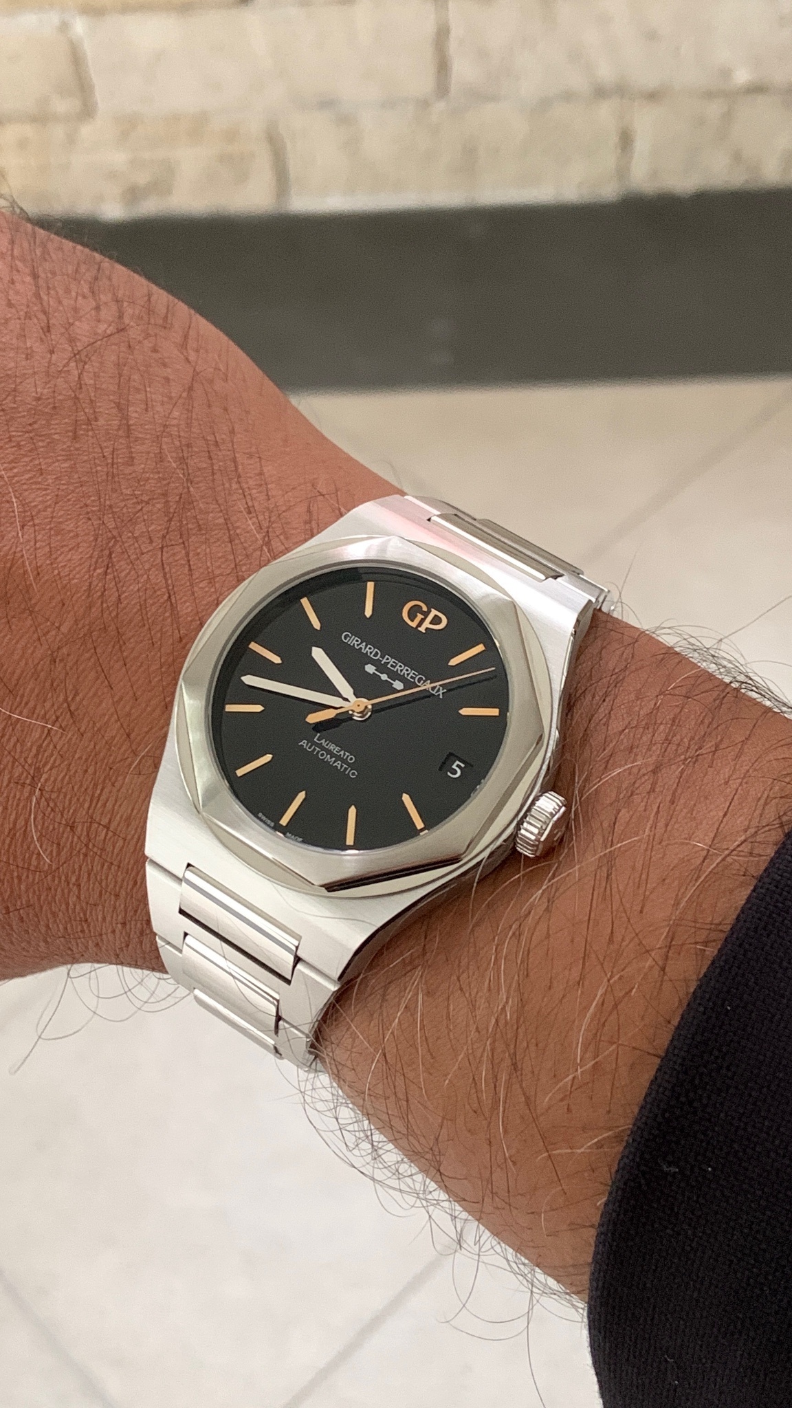 Watch by Girard Perregaux, Laureato