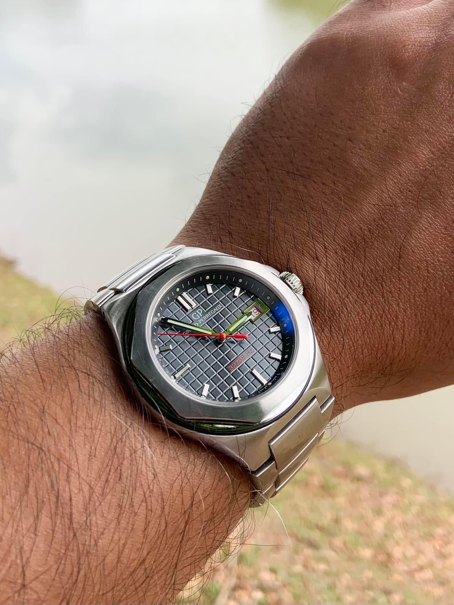 Watch by Girard Perregaux, Laureato, 80188