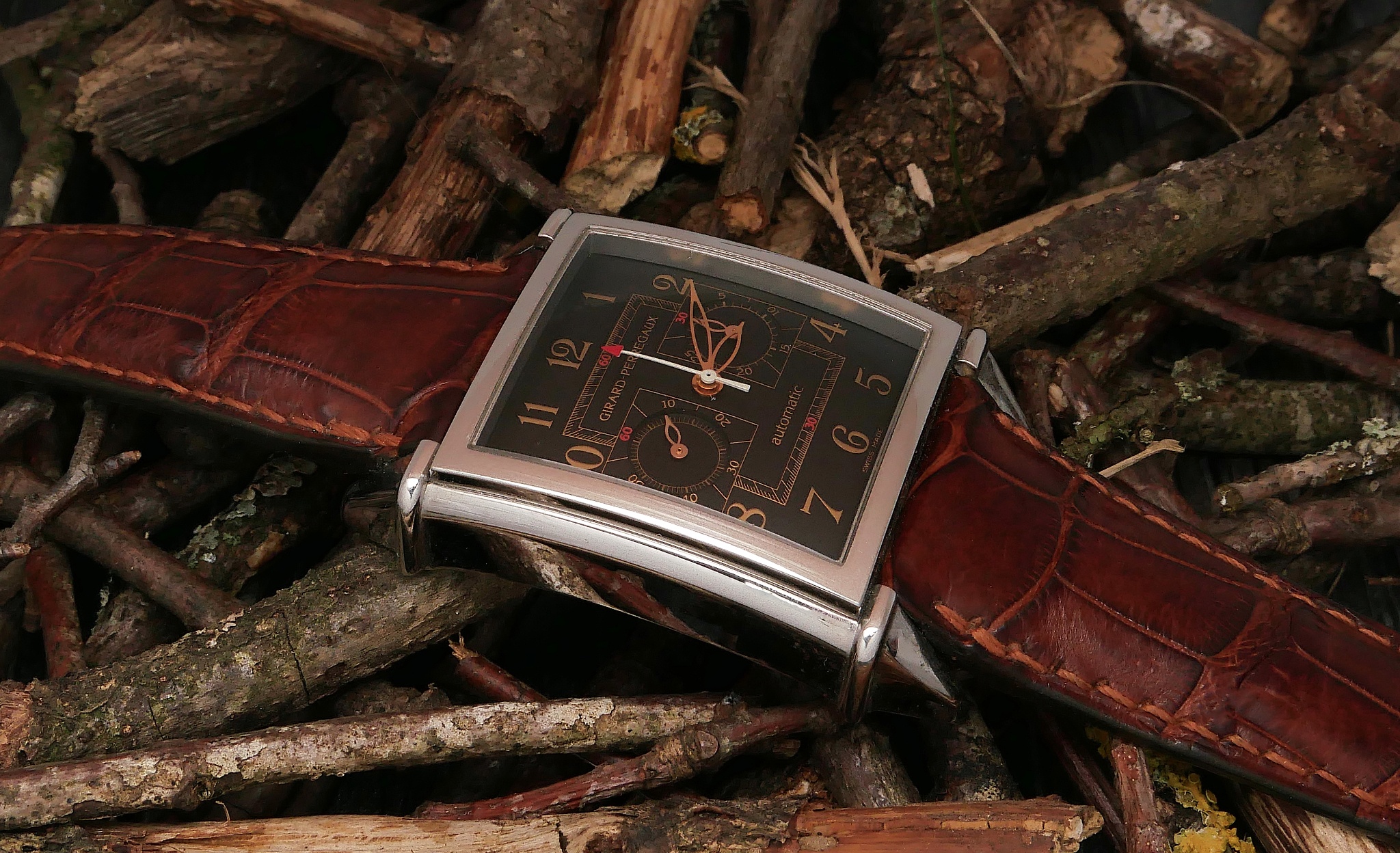 Watch by Girard Perregaux, vintage 45, Vintage 1945, Vintage 45 Chronograph, 2599