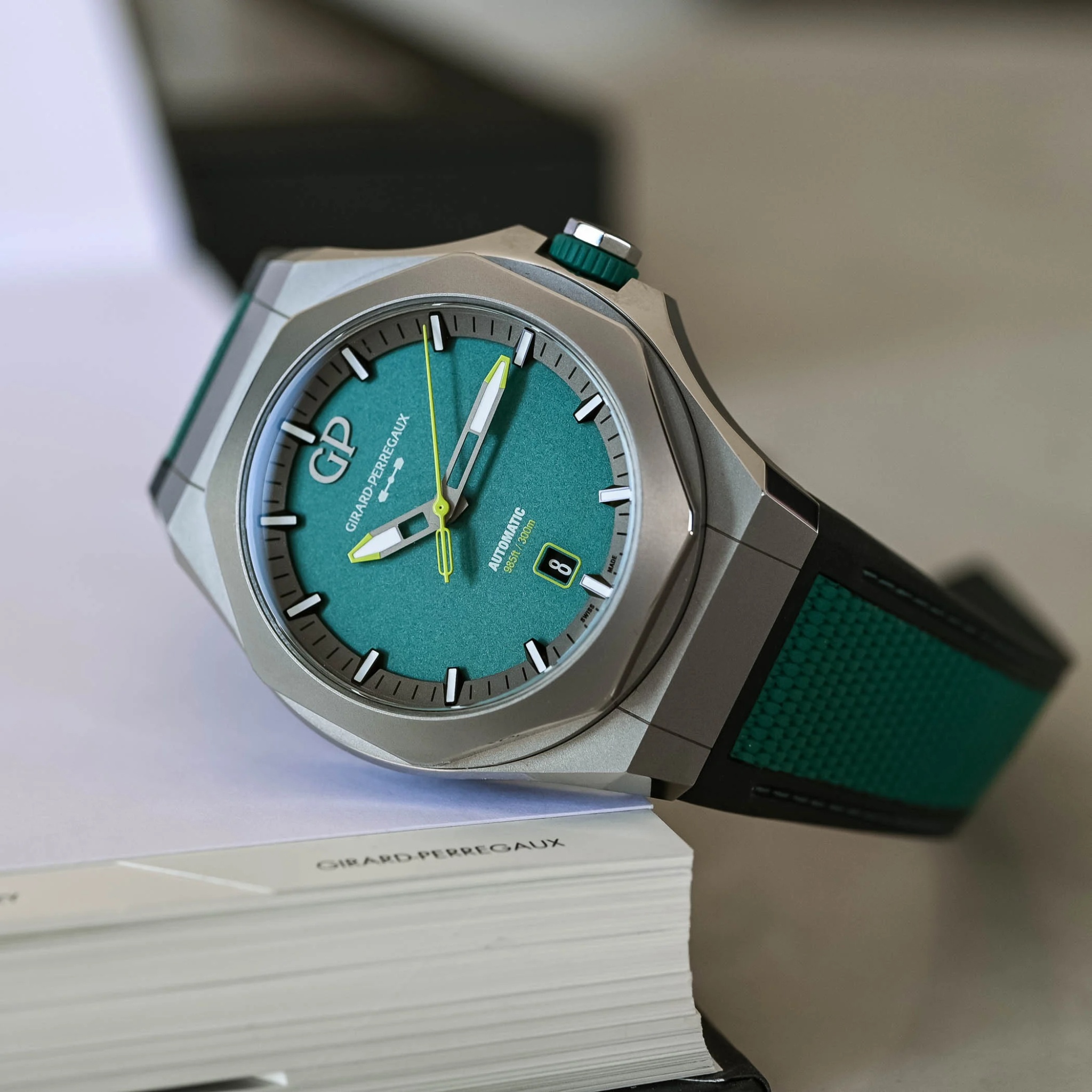 Watch by Girard Perregaux, Laureato