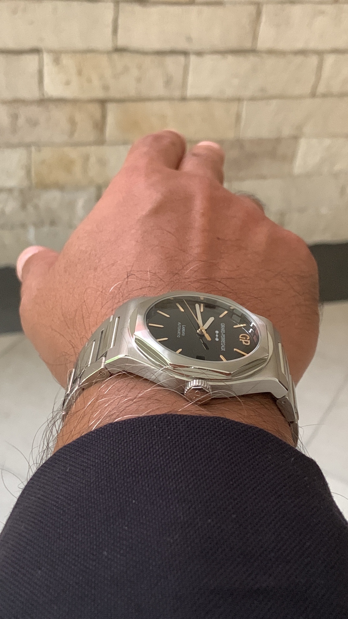 Watch by Girard Perregaux, Laureato