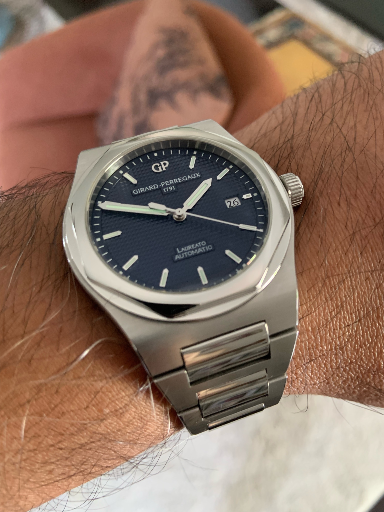Watch by Girard Perregaux, Laureato, 81000