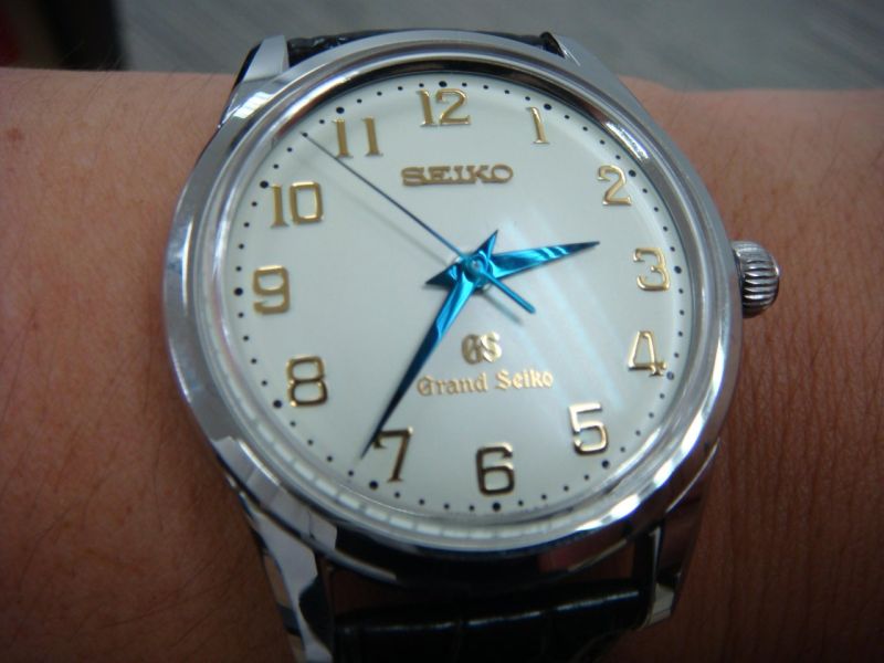 A wristshot...