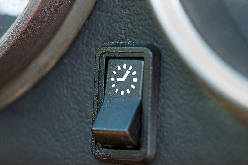 Setting for the the mechanical clock