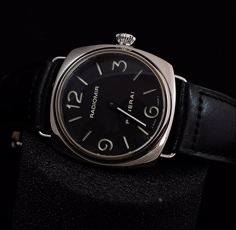 Panerai watch listing