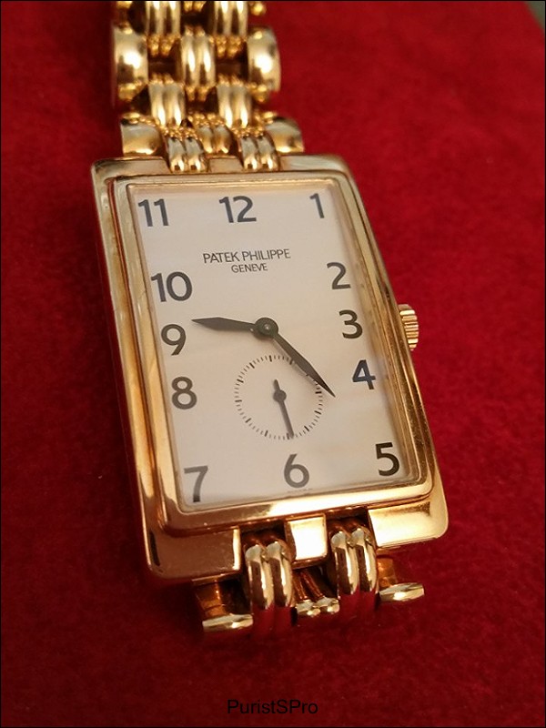 This oversized Gondolo still retains her charm