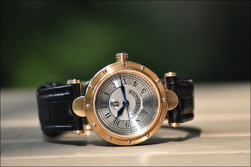 vianney halter watch listing