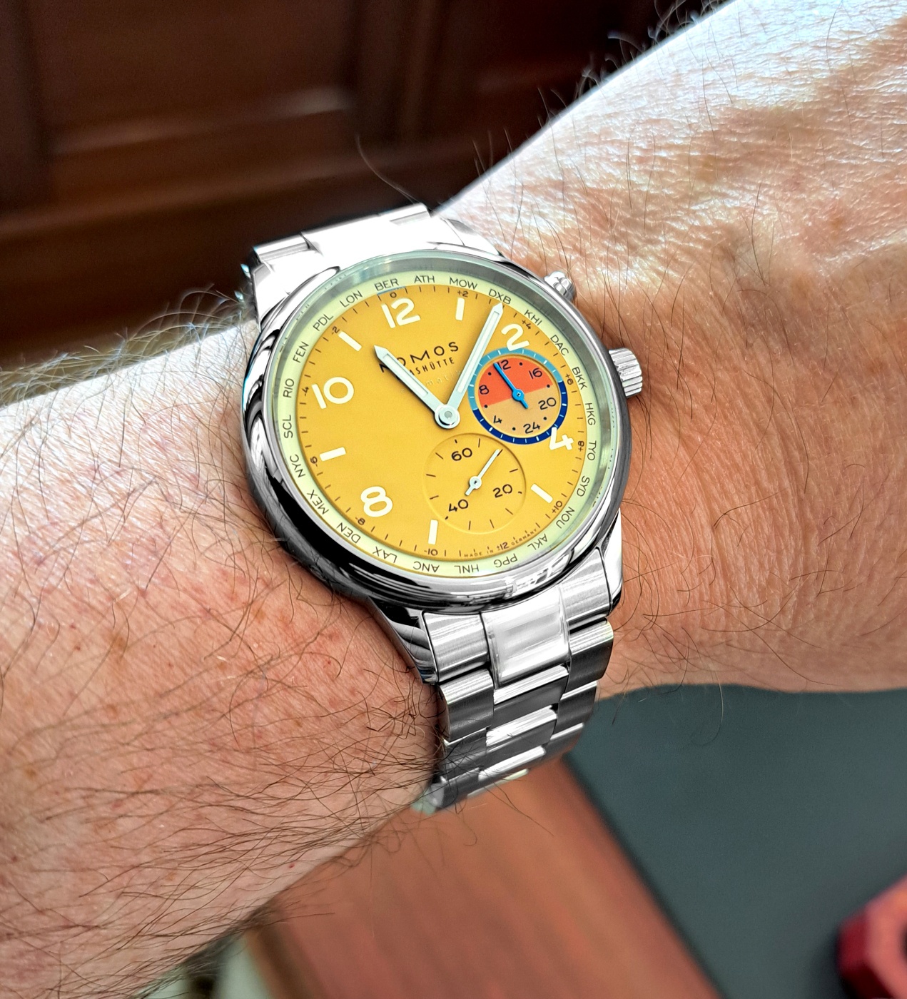 Watch, Nomos, Nomos Club Worldtimer