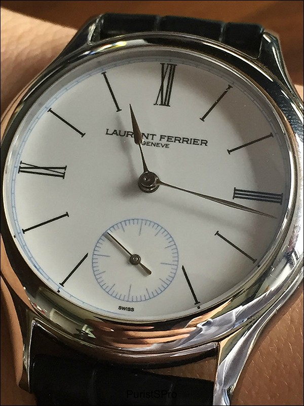 Close-up on the enamel dial