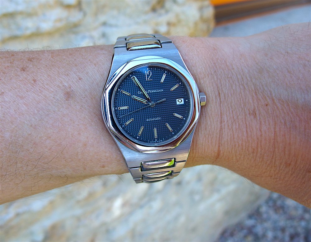 Watch by Girard Perregaux, Laureato, 8010