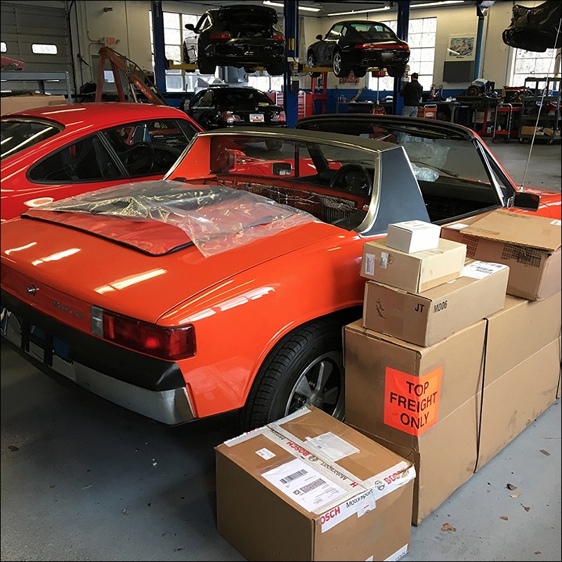 Who doesn't love a 914 in a '70s color