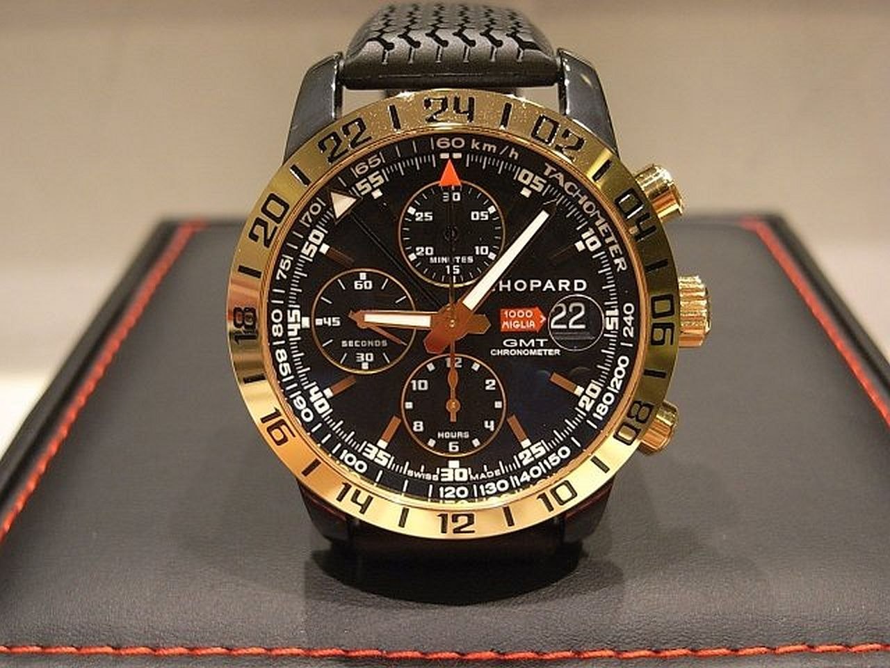 Speed Black 2 Gold Bezel