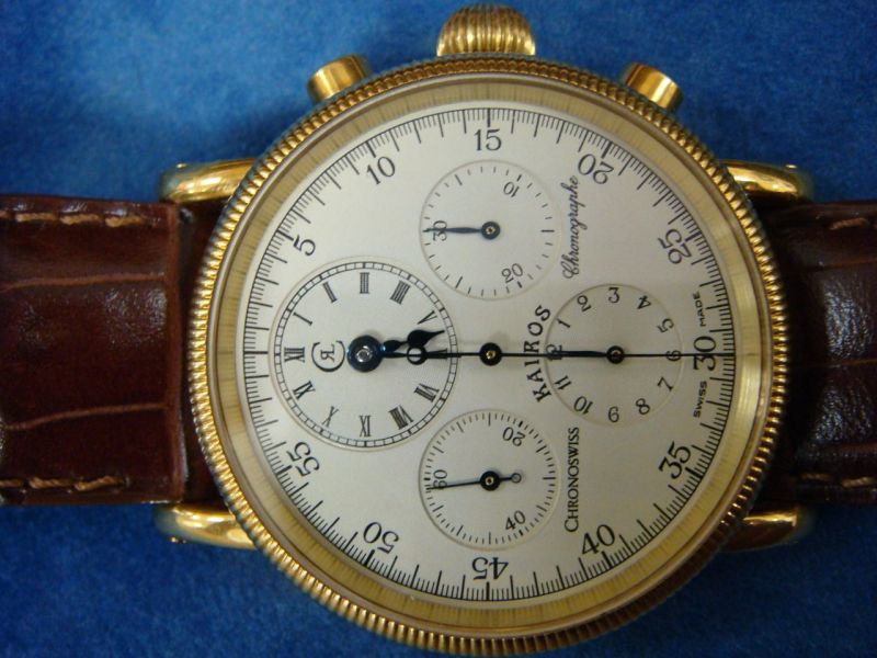 Love the off-centre dial at 12 oclock!