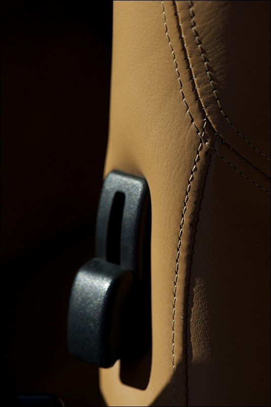 Hand stitching, ful lleather