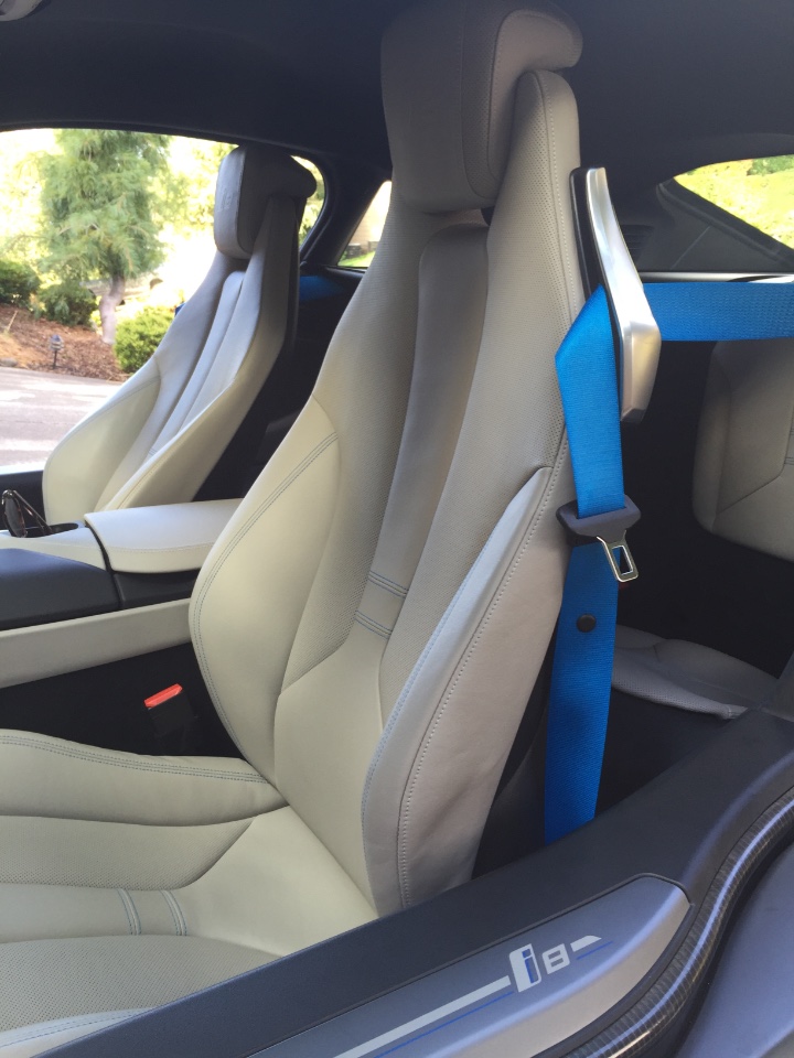 Love the blue seat belts.