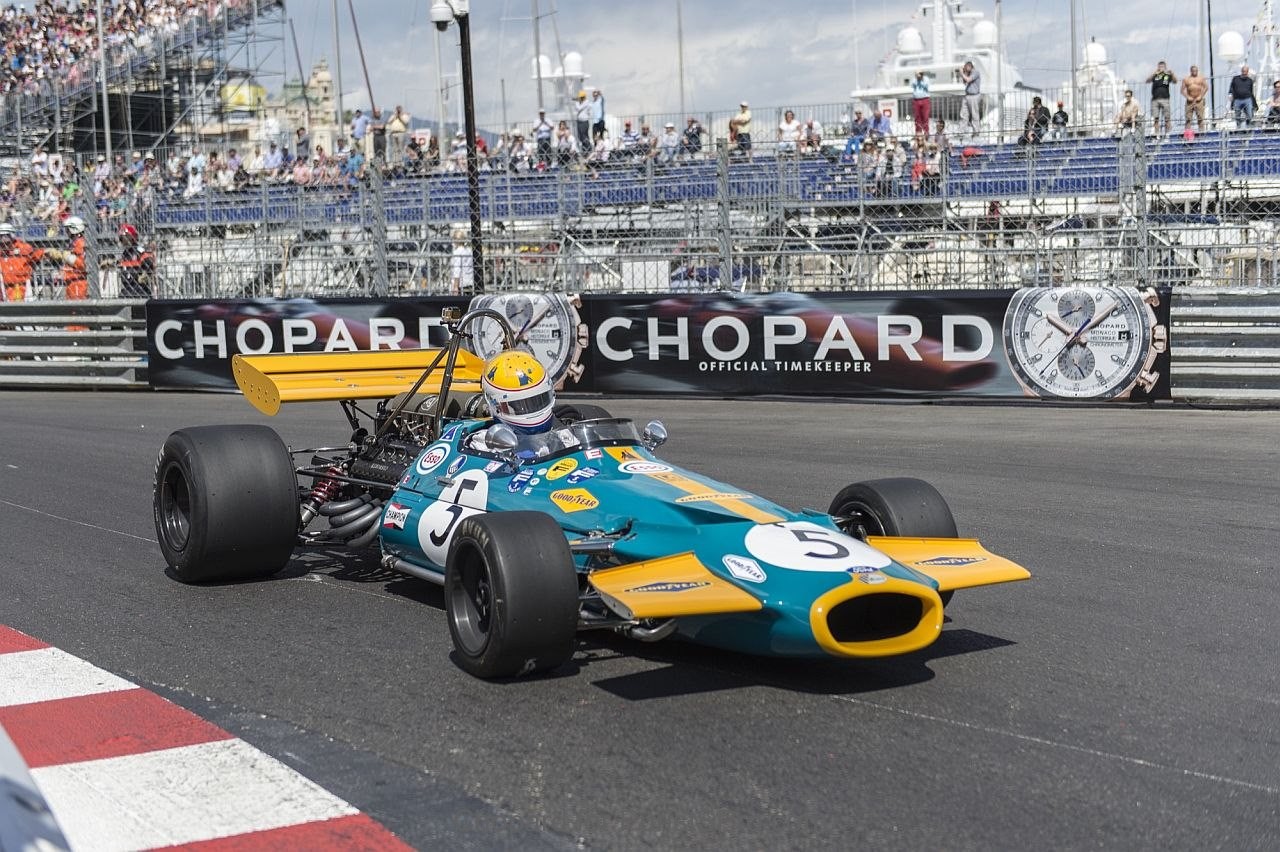 Race E
