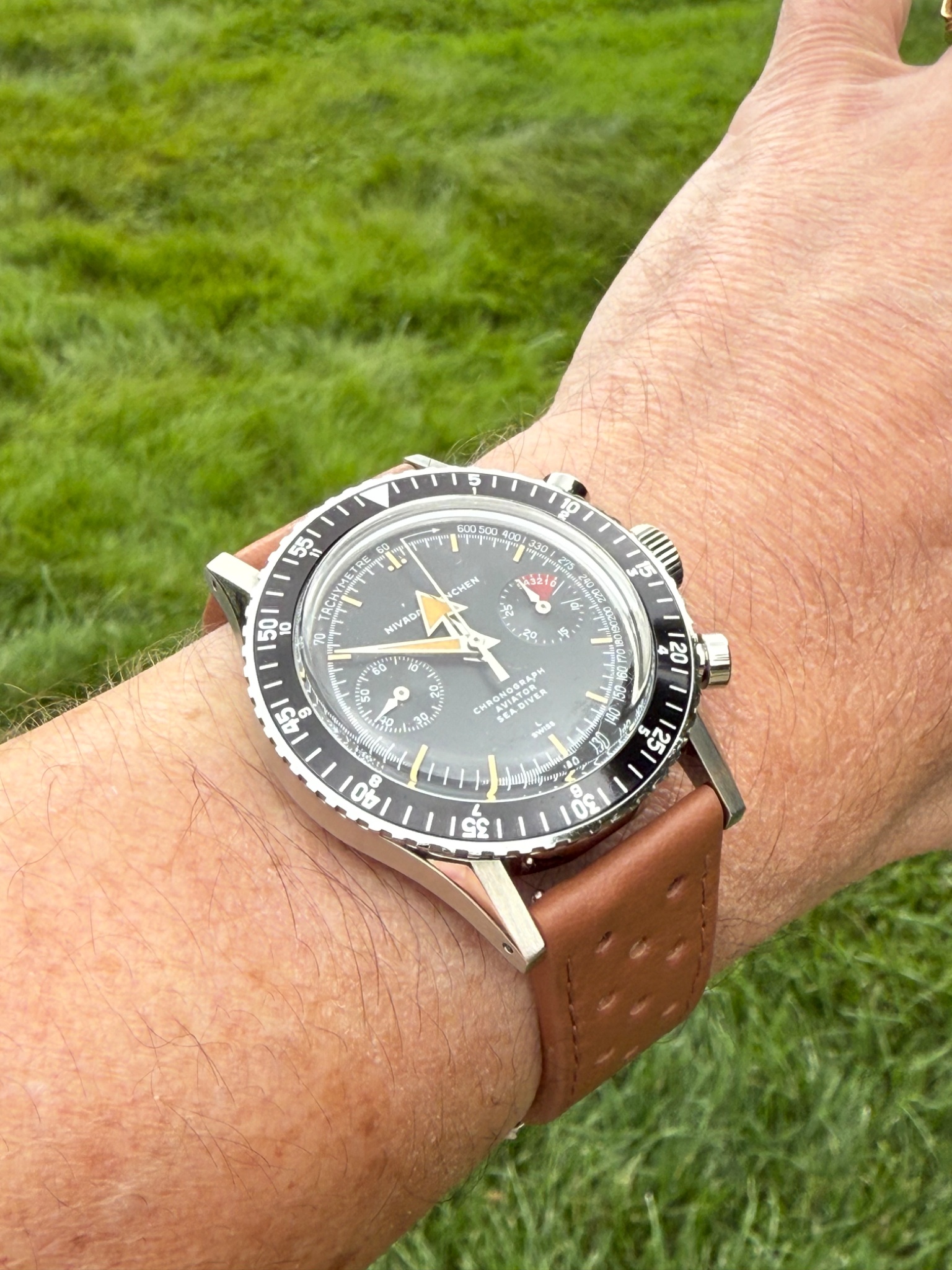 Nivada Grenchen Chronograph Valjoux 23 Broad Arrow — WatchProSite