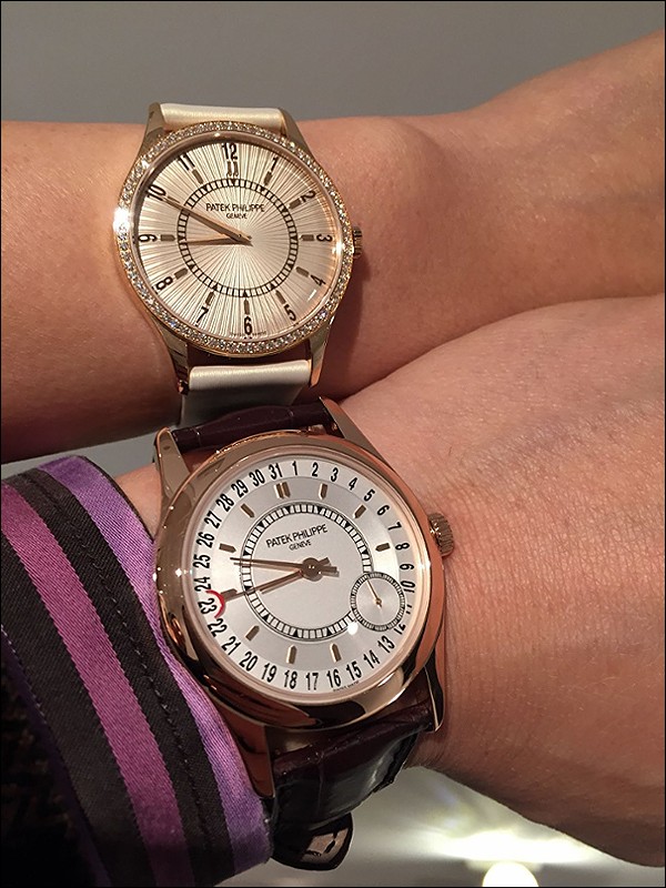 Finally, on our wrists ! Stick hour markers show that they are a pair.