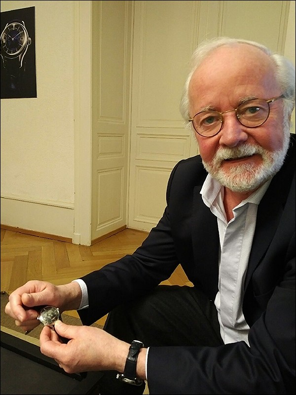The man himself charming and happy to talk for hours it seems (in French <img src=