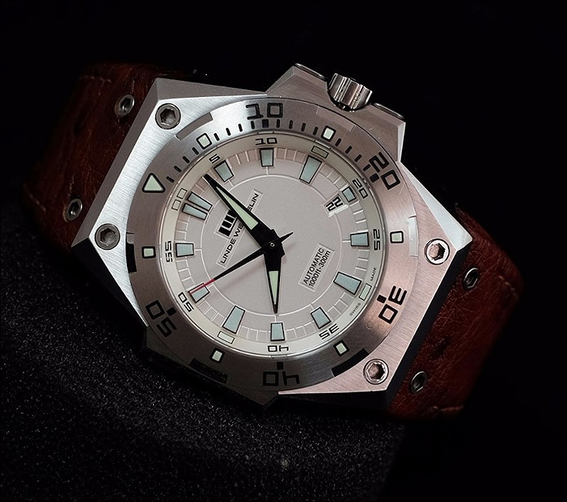 Linde Werdelin watch listing