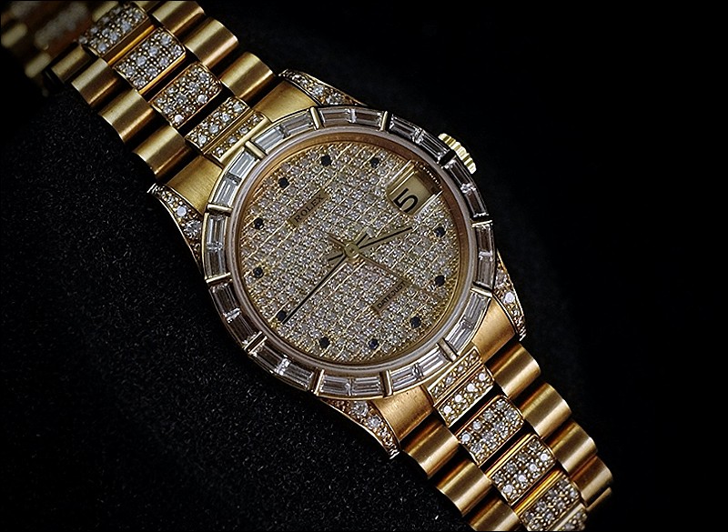 Rolex watch listing