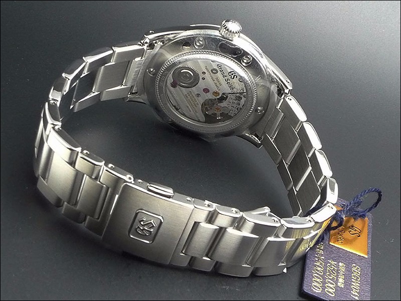 Accessories watch listing