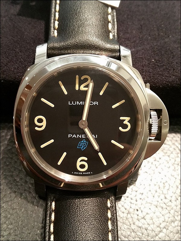 Simple dial with the Blue OP logo