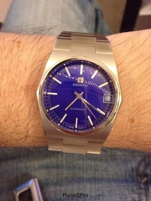 Zenith Surf Defy iridescent blue 2572 PC in-house caliber 28.800 bph manufactured in 1976 Le Locle, Switzerland
