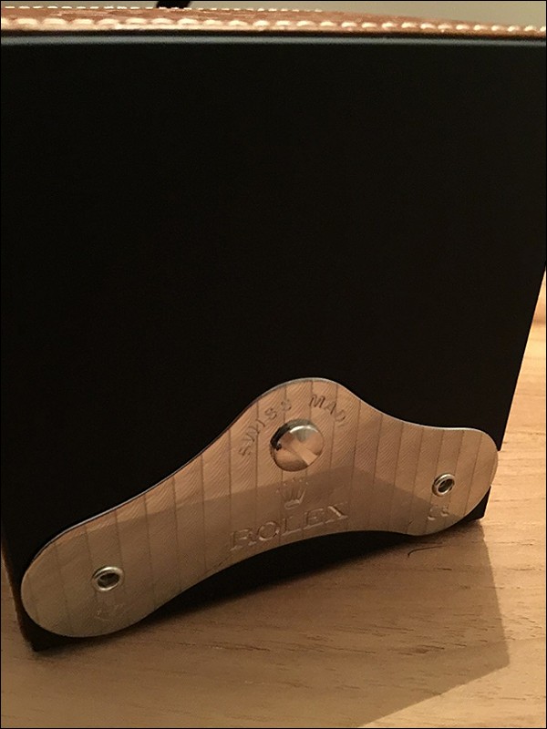 Accessories watch listing